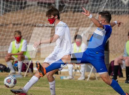 Thumbnail 2 in Lovington vs. Albuquerque Academy photogallery.