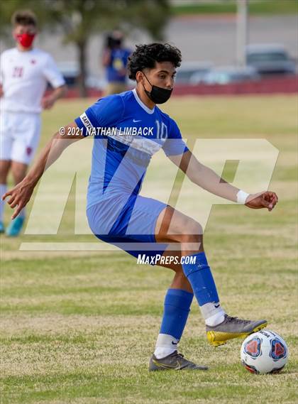 Thumbnail 3 in Lovington vs. Albuquerque Academy photogallery.