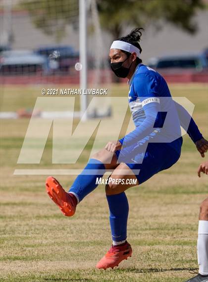 Thumbnail 1 in Lovington vs. Albuquerque Academy photogallery.