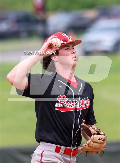 Thumbnail 2 in Milford @ St. John's (MIAA Division 1 Round of 16) photogallery.