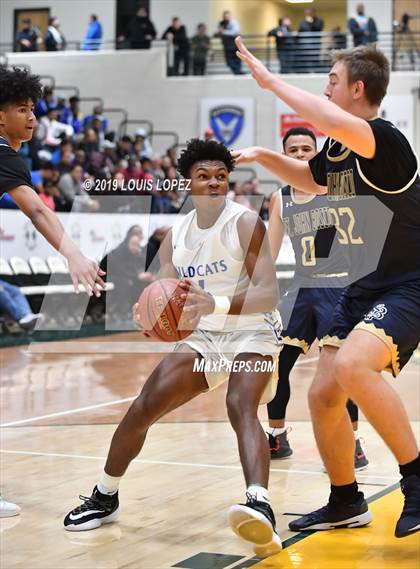 Thumbnail 3 in St. John Bosco vs. Windward (The Classic at Damien) photogallery.