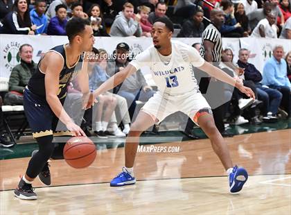 Thumbnail 2 in St. John Bosco vs. Windward (The Classic at Damien) photogallery.