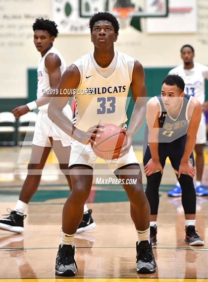 Thumbnail 2 in St. John Bosco vs. Windward (The Classic at Damien) photogallery.