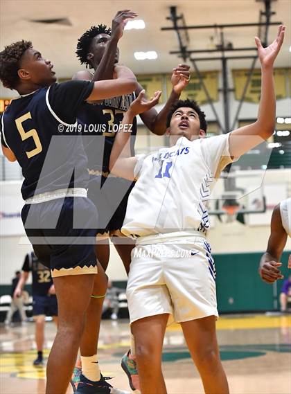 Thumbnail 3 in St. John Bosco vs. Windward (The Classic at Damien) photogallery.