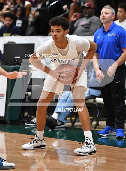 Thumbnail 1 in St. John Bosco vs. Windward (The Classic at Damien) photogallery.