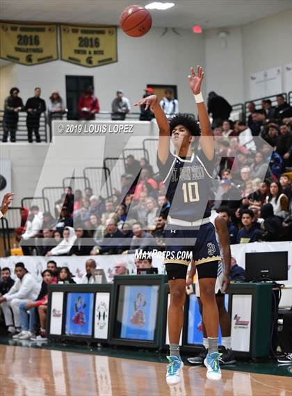 Thumbnail 1 in St. John Bosco vs. Windward (The Classic at Damien) photogallery.