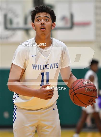 Thumbnail 3 in St. John Bosco vs. Windward (The Classic at Damien) photogallery.