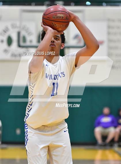 Thumbnail 2 in St. John Bosco vs. Windward (The Classic at Damien) photogallery.