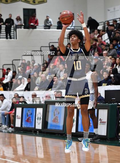 Thumbnail 3 in St. John Bosco vs. Windward (The Classic at Damien) photogallery.