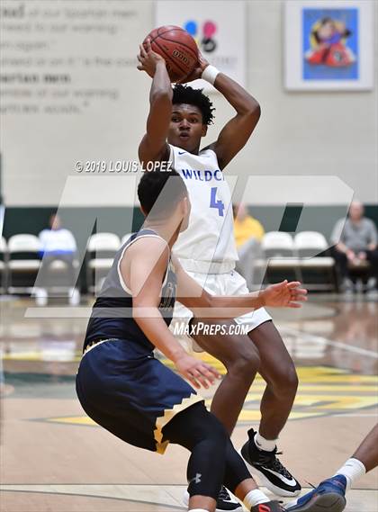 Thumbnail 2 in St. John Bosco vs. Windward (The Classic at Damien) photogallery.