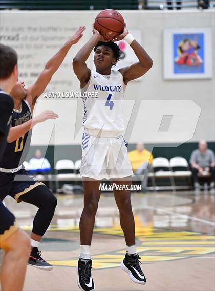 Thumbnail 3 in St. John Bosco vs. Windward (The Classic at Damien) photogallery.