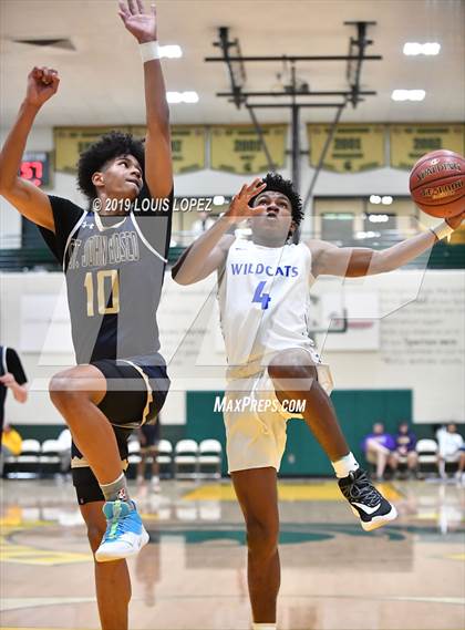 Thumbnail 1 in St. John Bosco vs. Windward (The Classic at Damien) photogallery.
