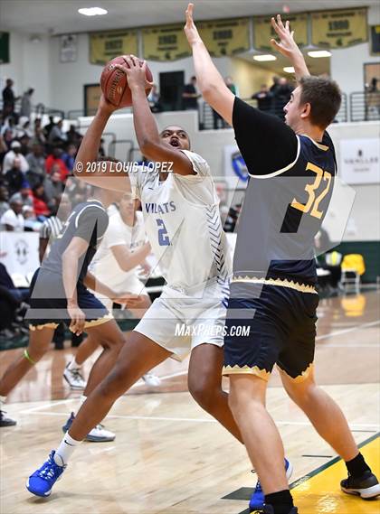 Thumbnail 2 in St. John Bosco vs. Windward (The Classic at Damien) photogallery.