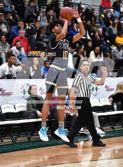 Thumbnail 1 in St. John Bosco vs. Windward (The Classic at Damien) photogallery.