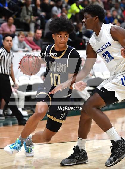 Thumbnail 2 in St. John Bosco vs. Windward (The Classic at Damien) photogallery.