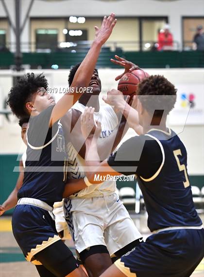 Thumbnail 1 in St. John Bosco vs. Windward (The Classic at Damien) photogallery.