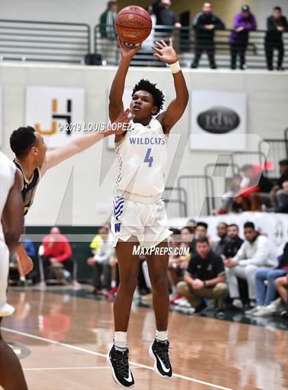 Thumbnail 2 in St. John Bosco vs. Windward (The Classic at Damien) photogallery.