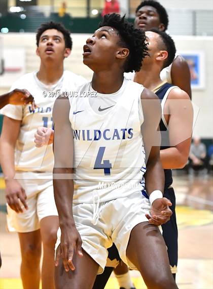 Thumbnail 3 in St. John Bosco vs. Windward (The Classic at Damien) photogallery.