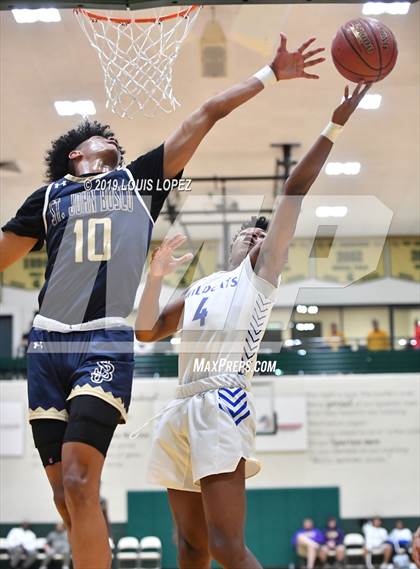 Thumbnail 1 in St. John Bosco vs. Windward (The Classic at Damien) photogallery.
