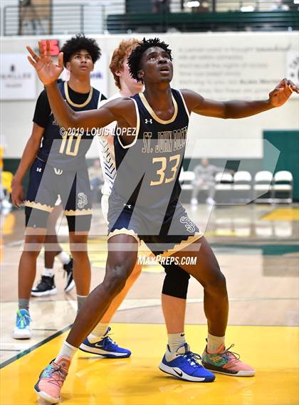 Thumbnail 2 in St. John Bosco vs. Windward (The Classic at Damien) photogallery.