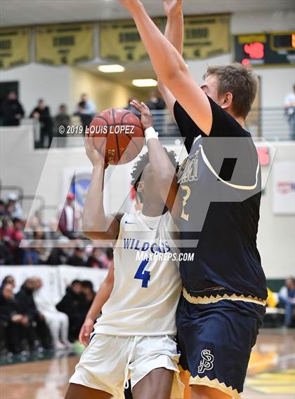 Thumbnail 2 in St. John Bosco vs. Windward (The Classic at Damien) photogallery.