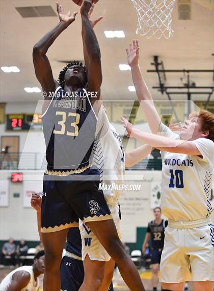 Thumbnail 1 in St. John Bosco vs. Windward (The Classic at Damien) photogallery.