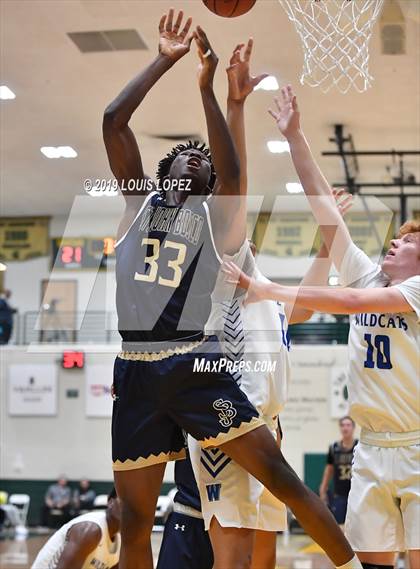 Thumbnail 2 in St. John Bosco vs. Windward (The Classic at Damien) photogallery.