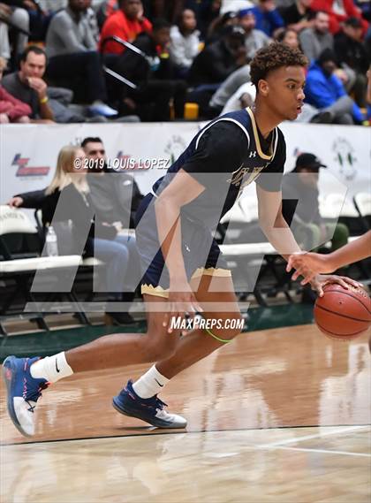 Thumbnail 2 in St. John Bosco vs. Windward (The Classic at Damien) photogallery.