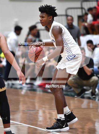 Thumbnail 2 in St. John Bosco vs. Windward (The Classic at Damien) photogallery.