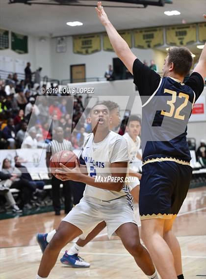 Thumbnail 1 in St. John Bosco vs. Windward (The Classic at Damien) photogallery.