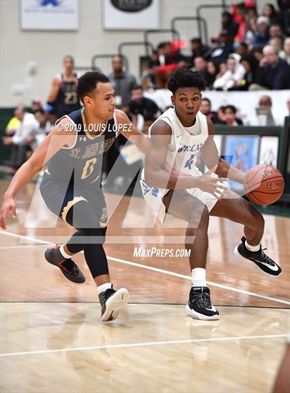 Thumbnail 3 in St. John Bosco vs. Windward (The Classic at Damien) photogallery.