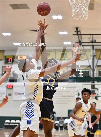 Thumbnail 1 in St. John Bosco vs. Windward (The Classic at Damien) photogallery.