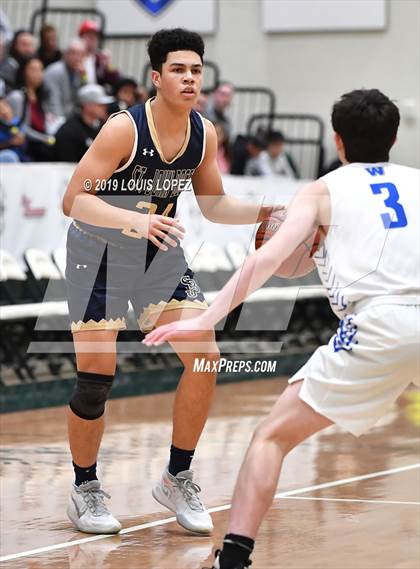 Thumbnail 1 in St. John Bosco vs. Windward (The Classic at Damien) photogallery.