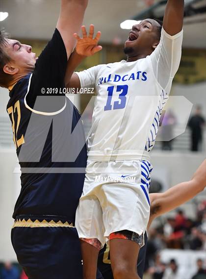 Thumbnail 3 in St. John Bosco vs. Windward (The Classic at Damien) photogallery.