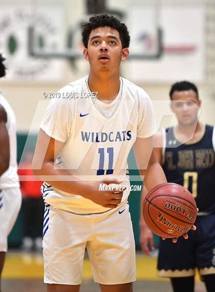 Thumbnail 2 in St. John Bosco vs. Windward (The Classic at Damien) photogallery.