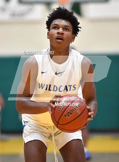 Thumbnail 1 in St. John Bosco vs. Windward (The Classic at Damien) photogallery.