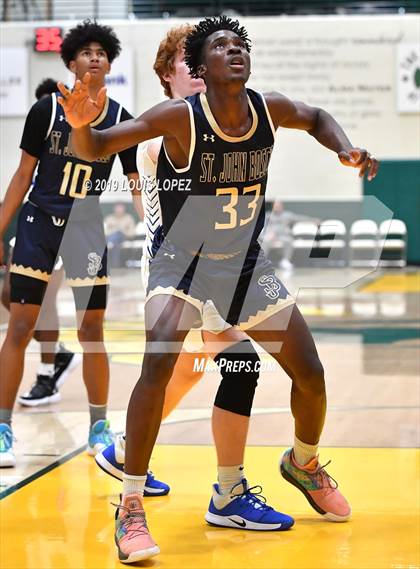 Thumbnail 3 in St. John Bosco vs. Windward (The Classic at Damien) photogallery.