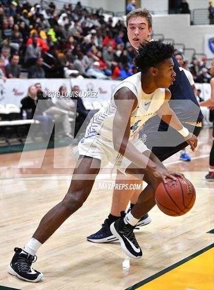 Thumbnail 2 in St. John Bosco vs. Windward (The Classic at Damien) photogallery.