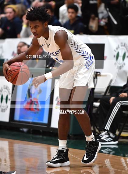 Thumbnail 2 in St. John Bosco vs. Windward (The Classic at Damien) photogallery.