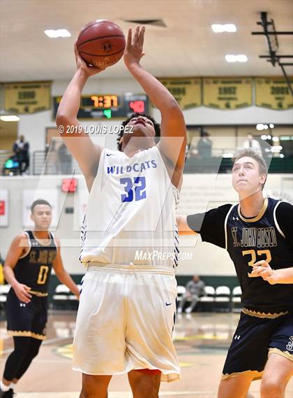 Thumbnail 3 in St. John Bosco vs. Windward (The Classic at Damien) photogallery.