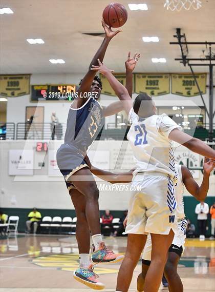 Thumbnail 2 in St. John Bosco vs. Windward (The Classic at Damien) photogallery.