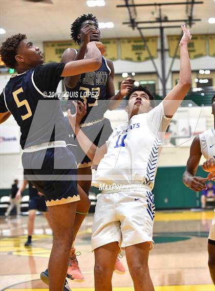 Thumbnail 1 in St. John Bosco vs. Windward (The Classic at Damien) photogallery.