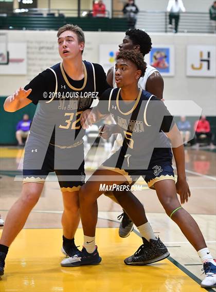 Thumbnail 1 in St. John Bosco vs. Windward (The Classic at Damien) photogallery.