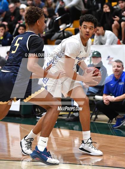 Thumbnail 2 in St. John Bosco vs. Windward (The Classic at Damien) photogallery.