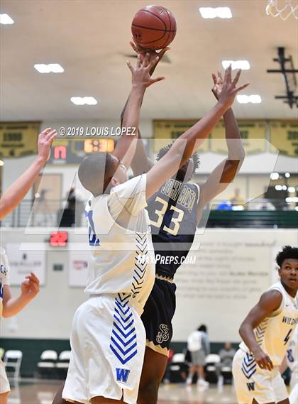 Thumbnail 3 in St. John Bosco vs. Windward (The Classic at Damien) photogallery.