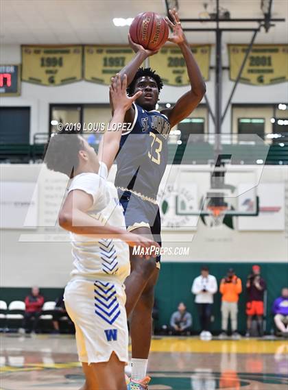 Thumbnail 3 in St. John Bosco vs. Windward (The Classic at Damien) photogallery.