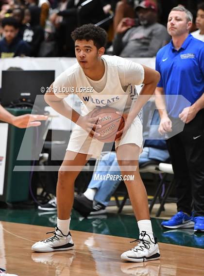 Thumbnail 3 in St. John Bosco vs. Windward (The Classic at Damien) photogallery.