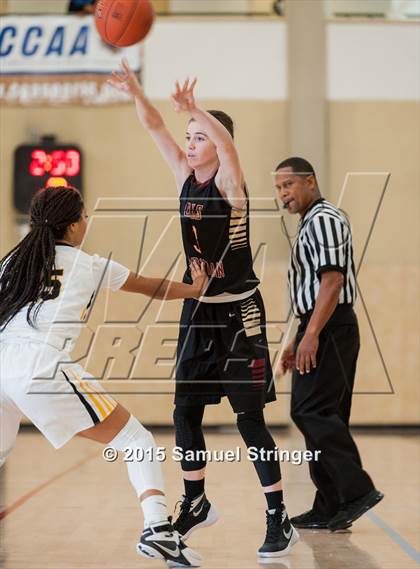 Thumbnail 3 in Bishop O'Dowd vs. Oaks Christian (West Coast Jamboree) photogallery.