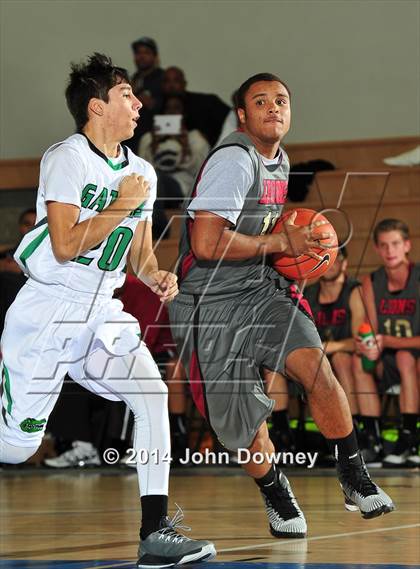 Thumbnail 1 in Green Valley vs. JSerra Catholic (MaxPreps Holiday Classic) photogallery.