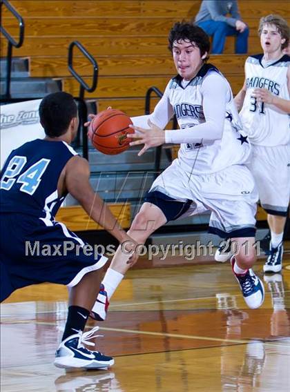 Thumbnail 2 in Sam Rayburn vs. Smithson Valley (McDonald's Texas Invitational) photogallery.